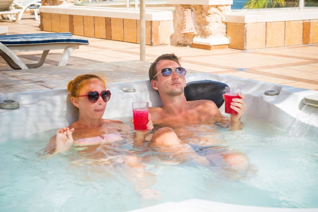1 - jacuzzi hotel room